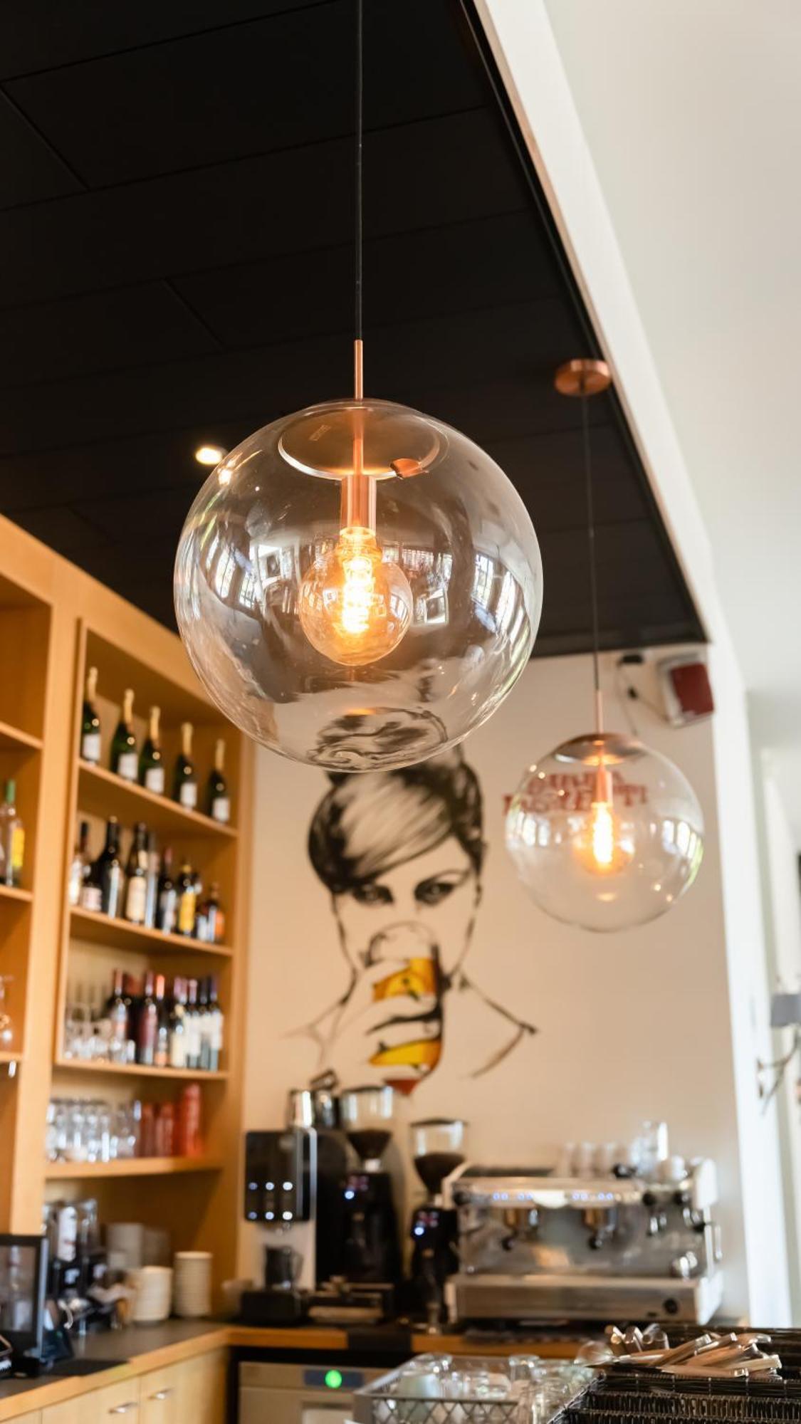 特丽克丝酒店 阿纳姆 外观 照片
